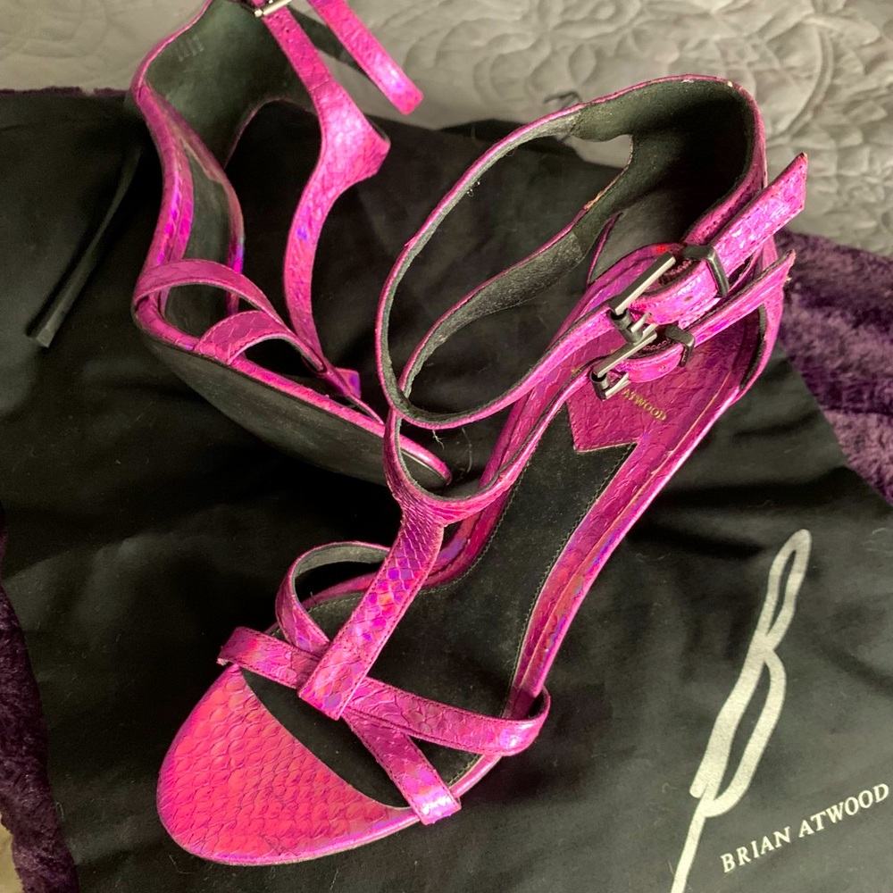 Brian Atwood Laetitia Snakeskin Holographic Pink Heels 40 9 NWOT w/Dustbag